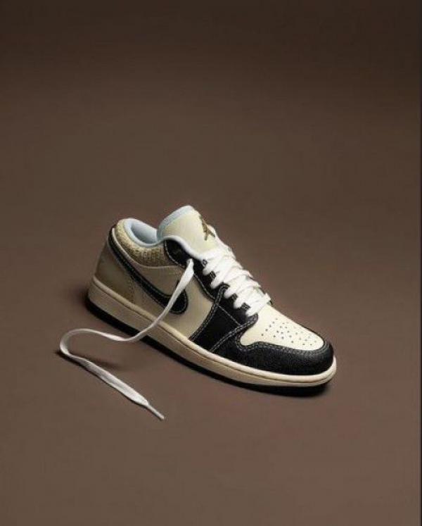 Nikke Air Jordan 1 Low SE Coconut Milk