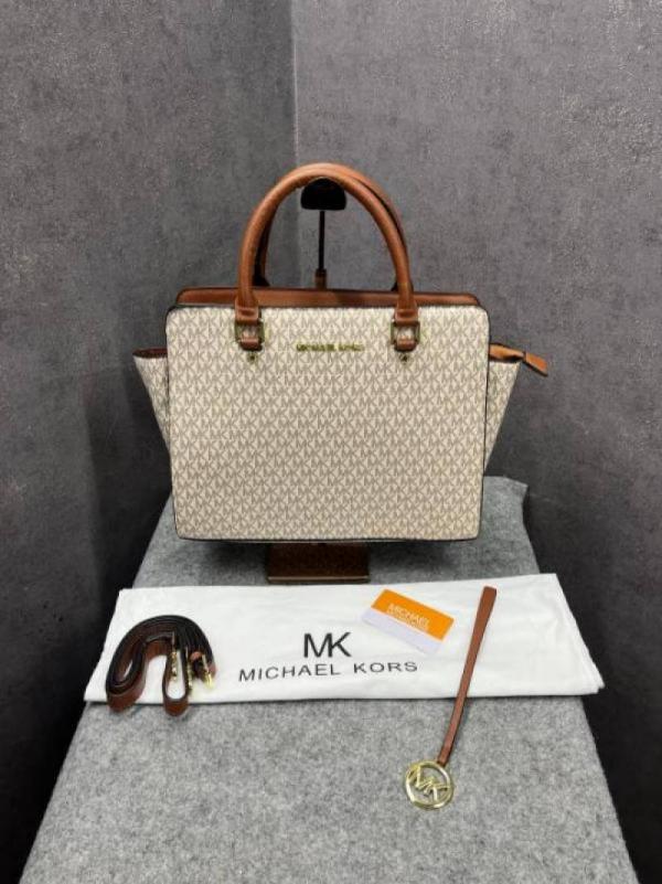 Micheal Kors Handbag SELMA SATCHEL with extra sling belt  and dust cover 802