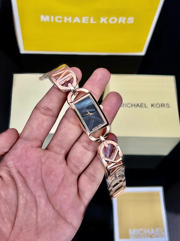 MICHEAL KORS WATCH M-579