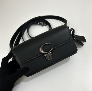 studio shoulder bag  black edition
