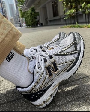 New Ba_lance 1906r metallic silver gold