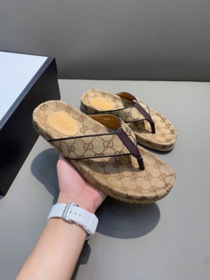 Gu_cci  monogram jumbo gg angelina platform slide sandals