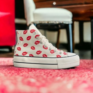 CONVERSE CHUCK TAYLOR RED LIP HEART EMBROIDERY