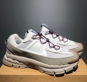 N_ike Zoom Vomero Roam Vast Grey