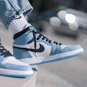 RETRO 1 UNIVERSITY BLUE