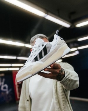 adida s Adi2000 Chalk White