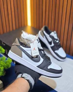 Men Nik-e Air Jorda-n 1 Retro Low Mocha Sneakers Shoes