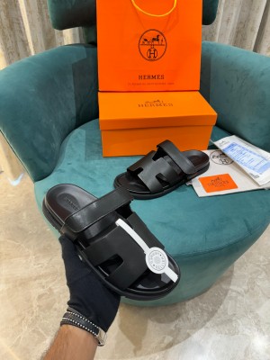 HERMES Calfskin Mens Chypre Sandals Black 