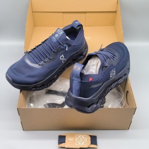 L_oewe x Oncloud Navy Blue