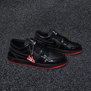 J1 Short patent full black 