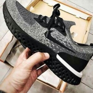Nike epic oreo