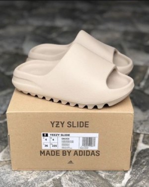 Adida.s Yeezy Slide Pure UA
