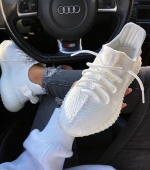 Adidas Yeezy Boost 350 V2 Triple White