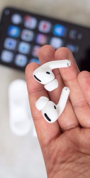 airpods prob white
