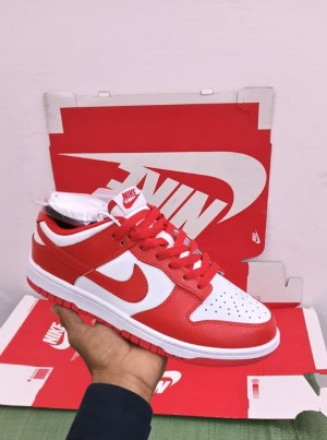 N_ike Sb Dunk low University Red