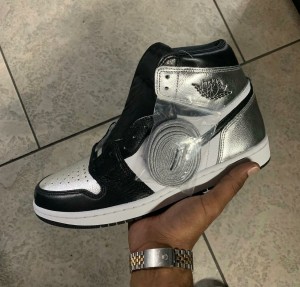 Jordan retro 1 Silver toe