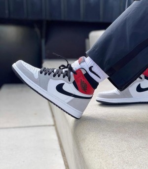 Nike Air Jordan Retro 1 Light Smoke Grey