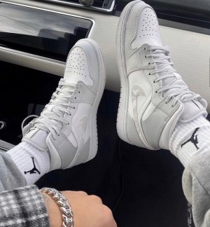 Nike Air Jordan Retro 1 Mid Camo Grey