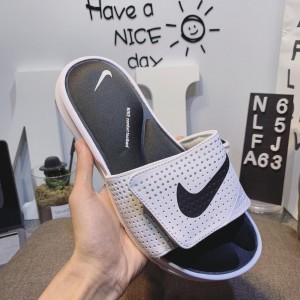 Nike comfort flip flops