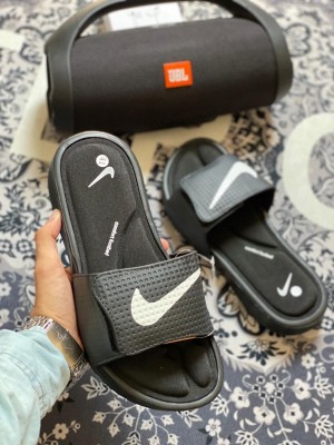 Nike comfort flip flops