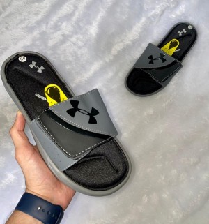 Under Armour ultra comfort flip flops