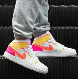 Nike Air Jordan retro 1 mid edge glow