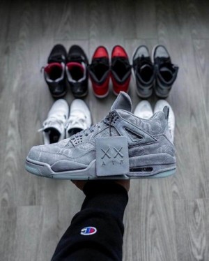 Nike Air Jordan Retro 4 Kaws Grey
