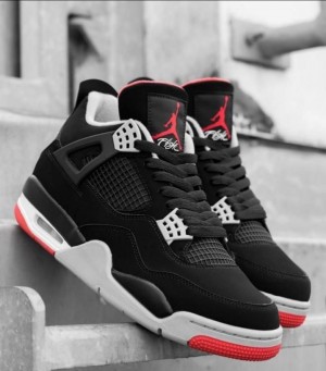 Nike AIR JORDAN RETRO 4 Bred