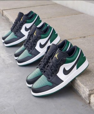 Nike Air Jordan 1 Low Green Toe