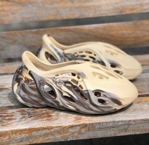 Adidas Yezzy Foam Runner