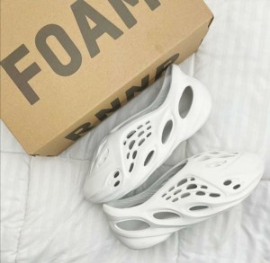 Adidas Yezzy Foam Runner