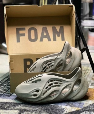 Adidas Yezzy Foam Runner