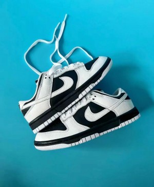 Nike Sb dunk low reverse panda