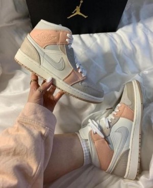 Nike Air Jordan Retro 1 Mid Milan For Womens