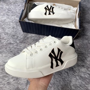 MLB CHUNKY Classic Heel Dia monogram NY YANKEES MLB CHUNKY Classic Heel Dia monogram NY YANKEES
