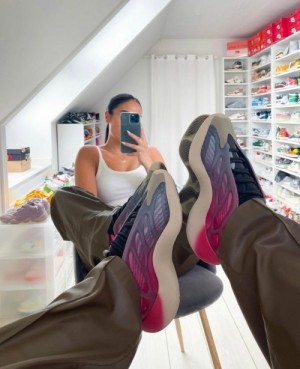 Adidas Yeezy Boost 700 V3 Fade Carbon