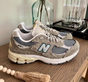 new balance 2002R MIRAGE GREY