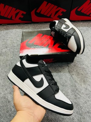 Dunk Black white