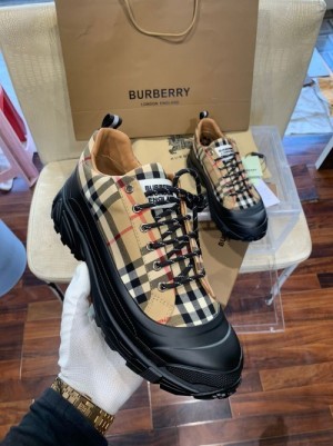 Burberry Arthur Vintage Check Sneaker
