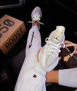 yeezy 350 static fix + $