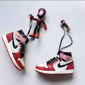 Jordan 1 Retro High Og Spider man Across The Spider verse