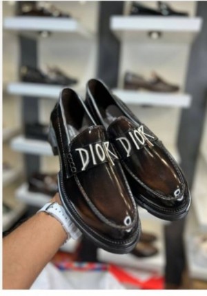 DIOR