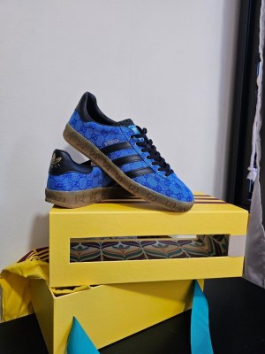 adidass  men gazelle blue