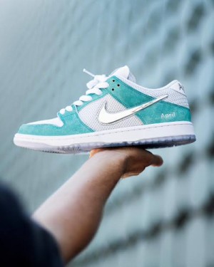 nike sb dunk low april