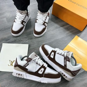 L V STREET STYLE TRAINER MOCHA