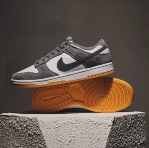 Dunk low smoke grey gum