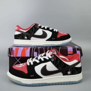 Sb dunk low spiderman with og box Sb dunk low spiderman with og box