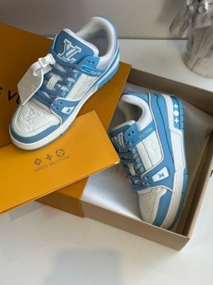 Louis VUITTON TRAINER Sky