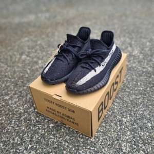 Adidass Yeezy Boost 350 V2 Oreo Black