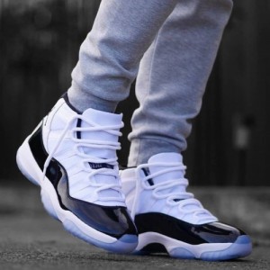 Air Jordan 11 Concord